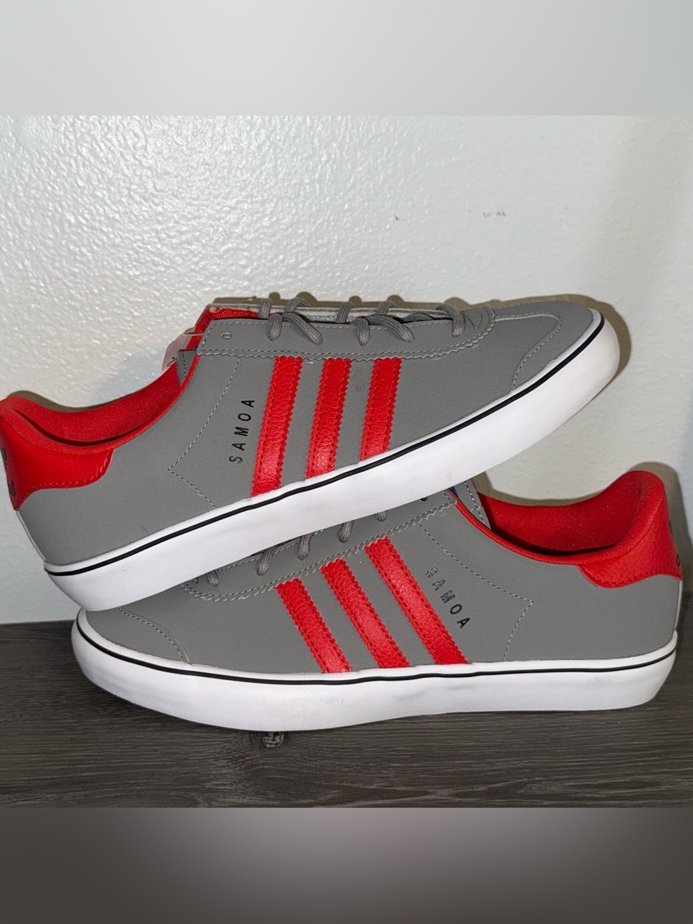 adidas Originals Samoa Vulc J Men’s Sneakers Grey & Red Size 5.5 US New in Box